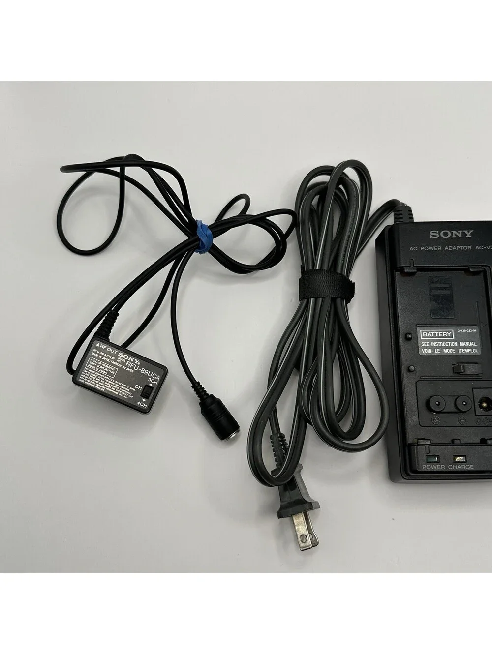 OEM Sony Handycam Camcorder Video Camera Battery Charger AC-V30 + RFU/Power Sup